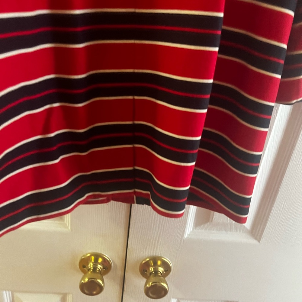 Classy Light Weight Trench With Gold Buttons Good… - image 5